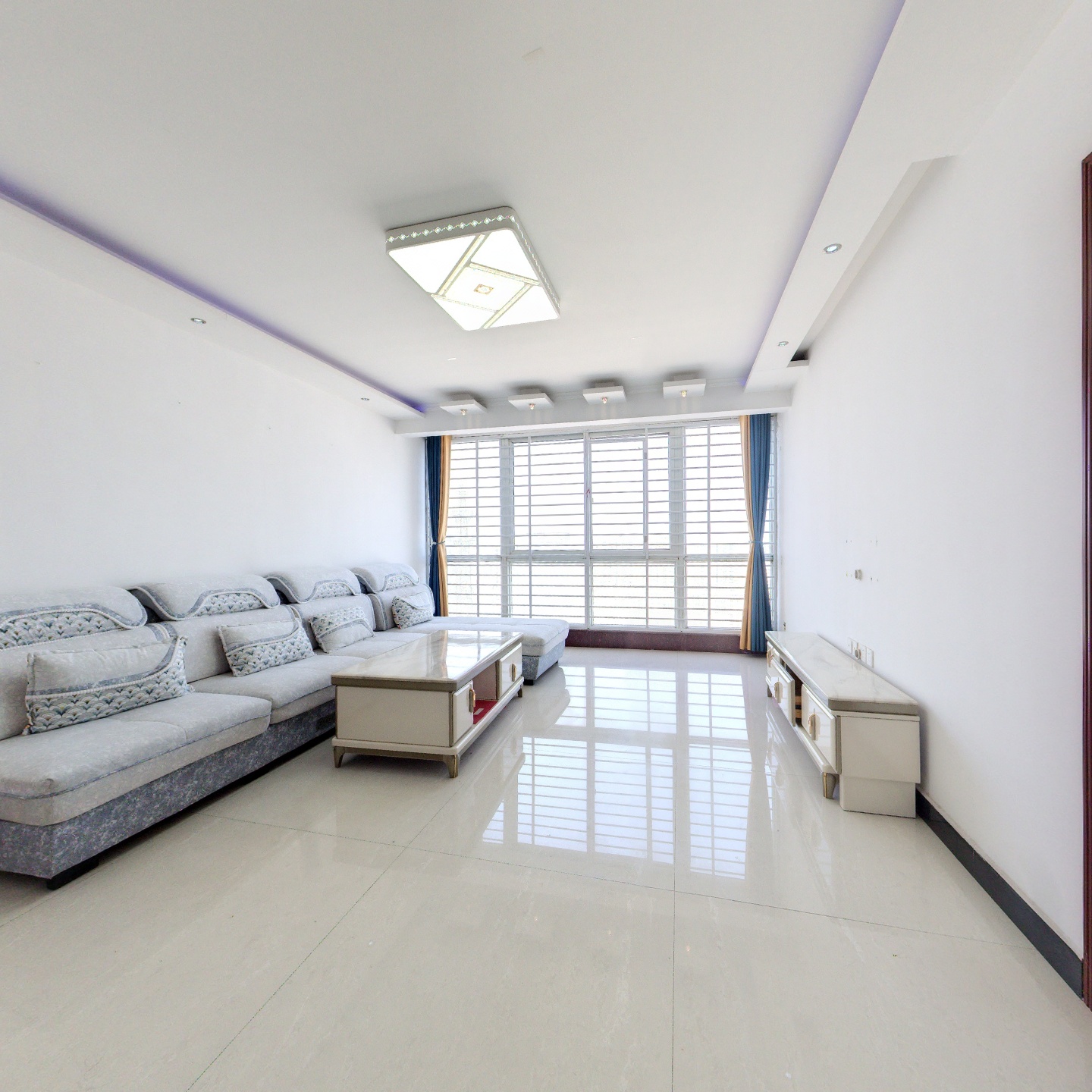 龙华城3室2厅1卫120.82㎡