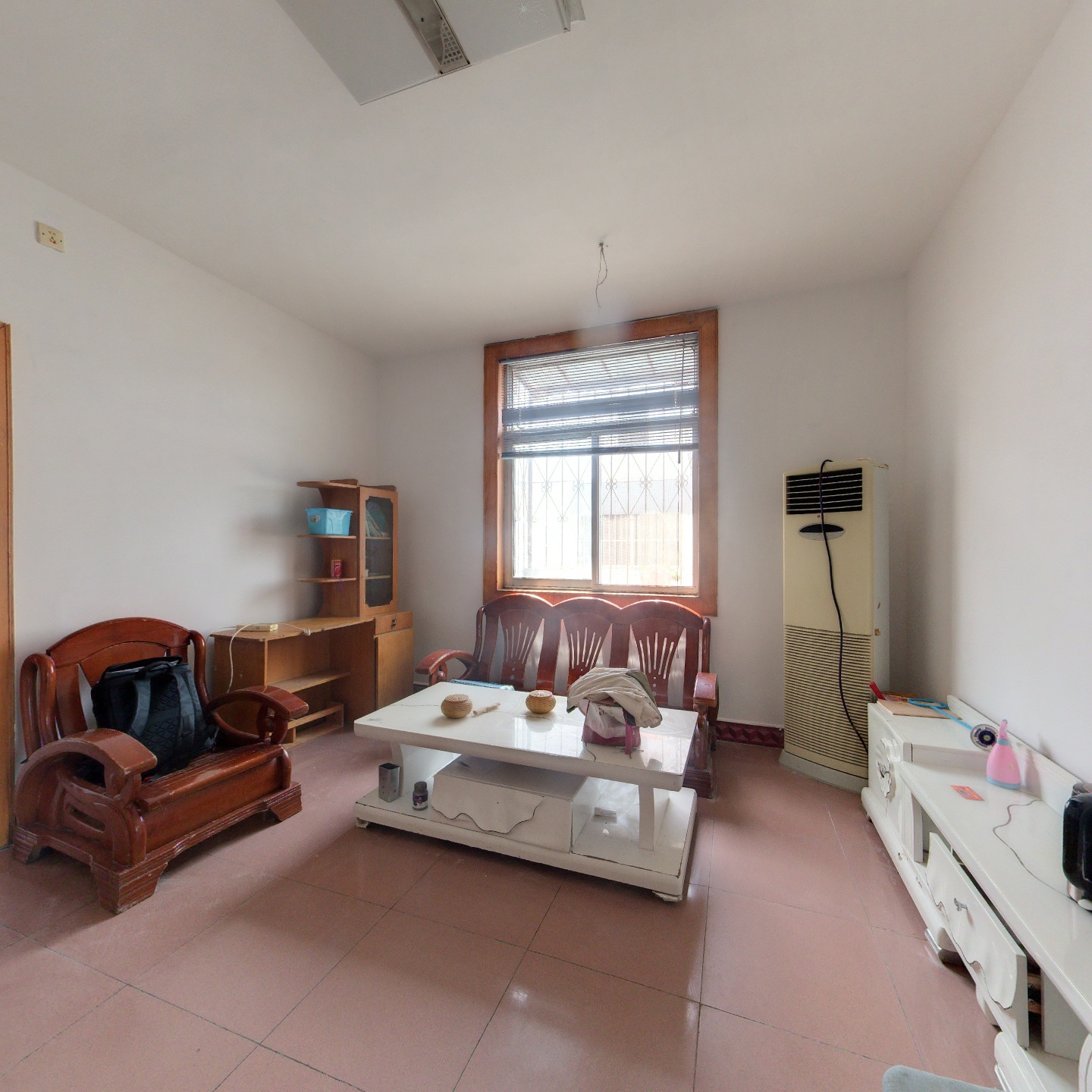 侯园小区3室2厅1卫96.35㎡