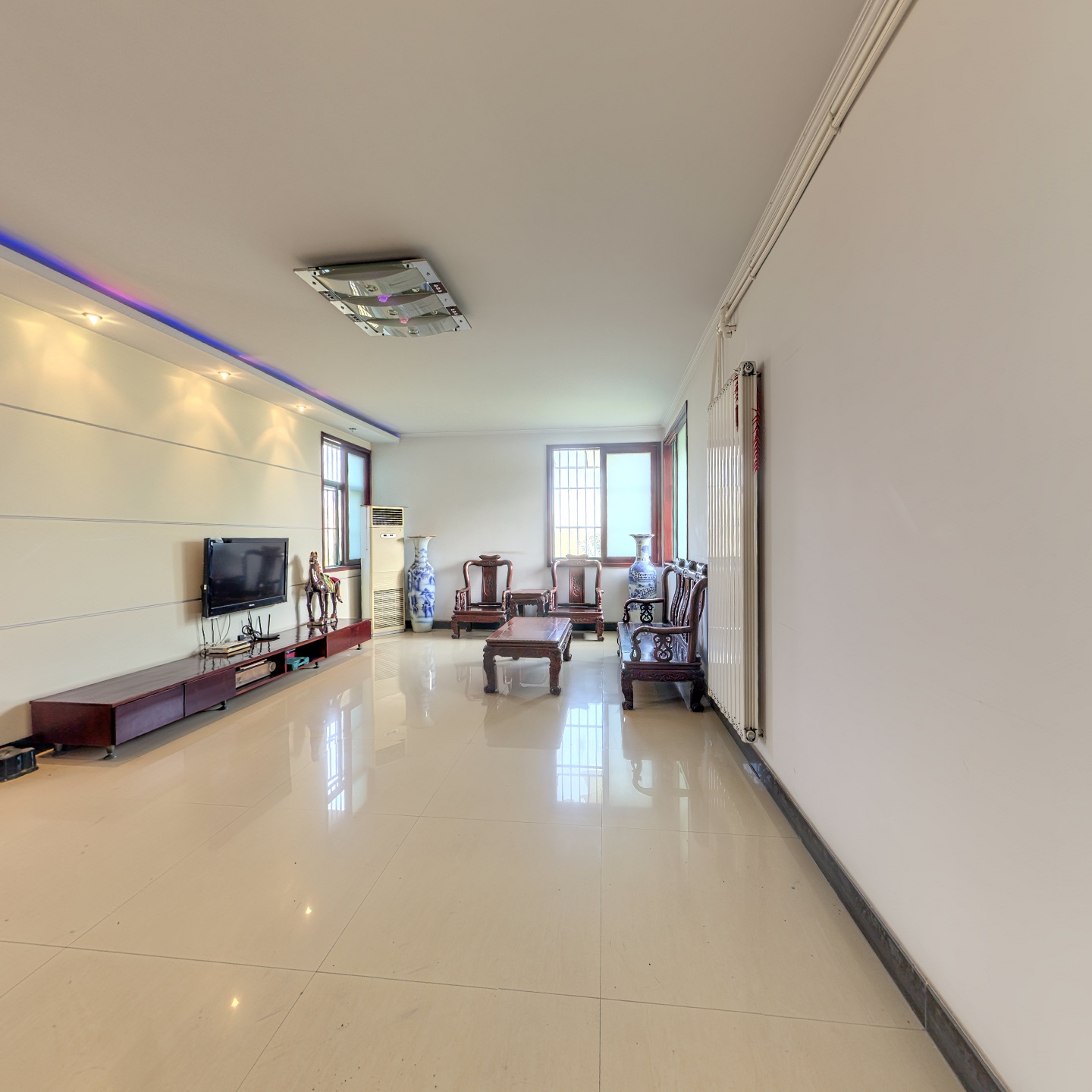 名仕花园3室2厅2卫133.48㎡